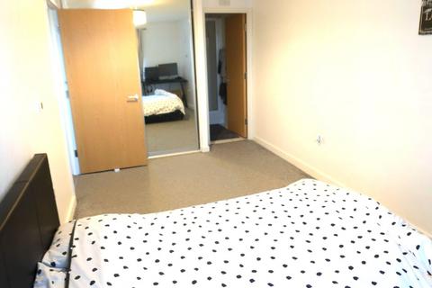 2 bedroom apartment for sale, Black Eagle Drive, Northfleet, Gravesend, Kent, DA11