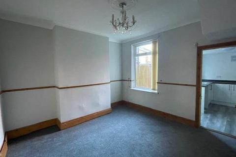 2 bedroom house to rent, Lorraine Street, Hull