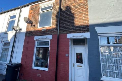 2 bedroom house to rent, Lorraine Street, Hull