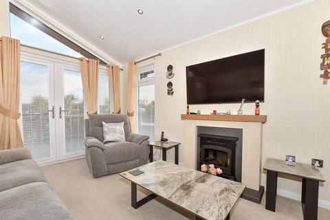 2 bedroom park home for sale, Wateringbury Road, East Malling, Kent