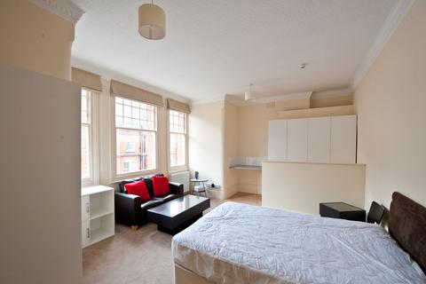 Studio to rent, Egerton Gardens, Knightsbridge SW3