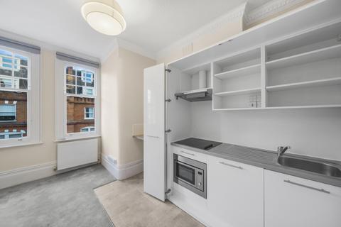 Studio to rent, Egerton Gardens, Knightsbridge SW3