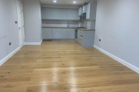 1 bedroom flat to rent, Farrier Place, Sutton SM1