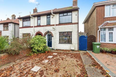 3 bedroom semi-detached house for sale, Edgerton Road, Lowestoft NR33