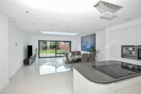 30 Normanhurst Avenue, Bexleyheath, DA7 4TS