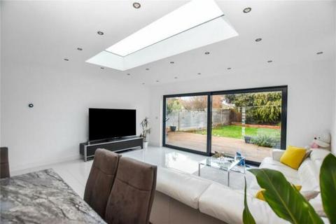 30 Normanhurst Avenue, Bexleyheath, DA7 4TS