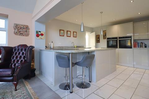 undefined, Croes Faen Bungalow, Penallt, NP25