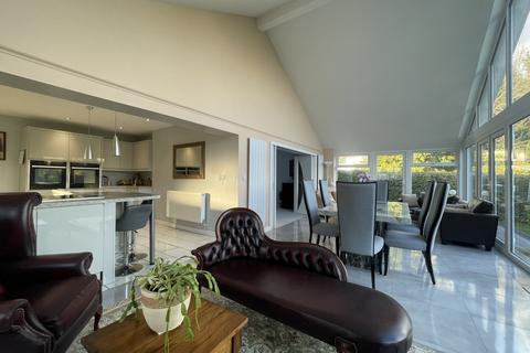 undefined, Croes Faen Bungalow, Penallt, NP25