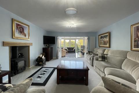 undefined, Croes Faen Bungalow, Penallt, NP25