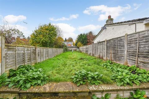 2 bedroom end of terrace house for sale, Victoria Avenue, Easebourne, Midhurst