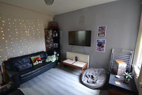 5 bedroom terraced house to rent, Furness Road, Manchester M14