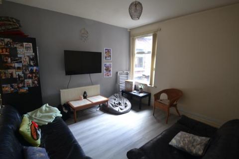 5 bedroom terraced house to rent, Furness Road, Manchester M14