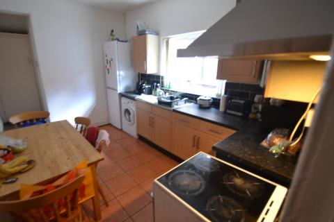 5 bedroom terraced house to rent, Furness Road, Manchester M14