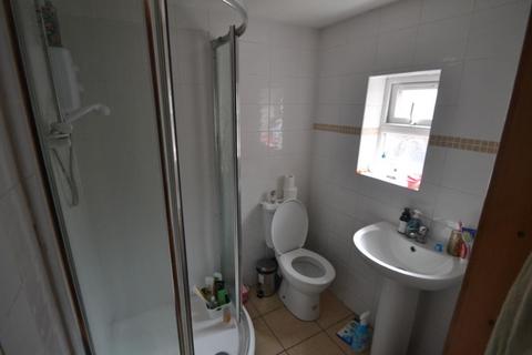 5 bedroom terraced house to rent, Furness Road, Manchester M14