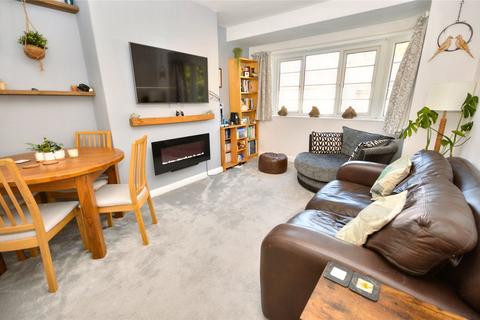 3 bedroom apartment for sale, Redesdale Gardens, Leeds, West Yorkshire