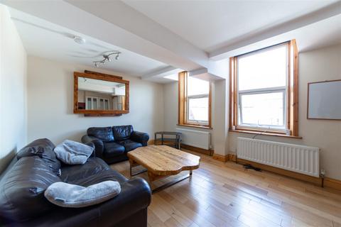 4 bedroom maisonette to rent, £95pppw - Simonside Terrace, Heaton, Newcastle Upon Tyne