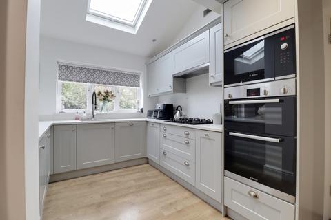 3 bedroom detached house for sale, The Laurels, Banstead SM7