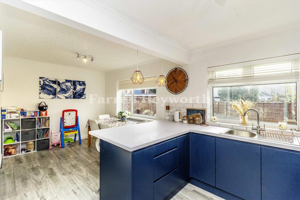 Kitchen dining room