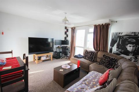 2 bedroom flat for sale, Burns Road, Wellingborough NN8