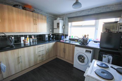 2 bedroom flat for sale, Burns Road, Wellingborough NN8