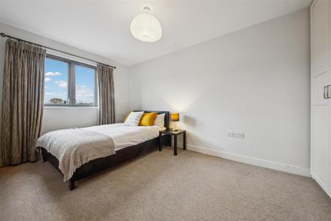 2 bedroom flat to rent, Tannoy Square, London