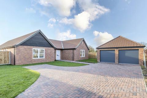 3 bedroom detached bungalow for sale, High Green, Norwich NR15