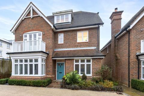 5 bedroom detached house for sale, River Walk, Horsham, RH12