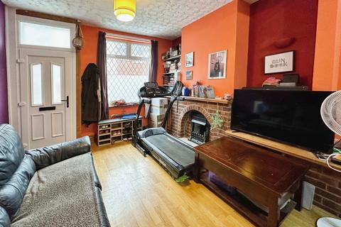 2 bedroom end of terrace house for sale, Highfield Street, Leicester LE7