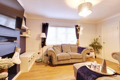 32 Central Avenue, Aveley, South Ockendon, RM15 4JH