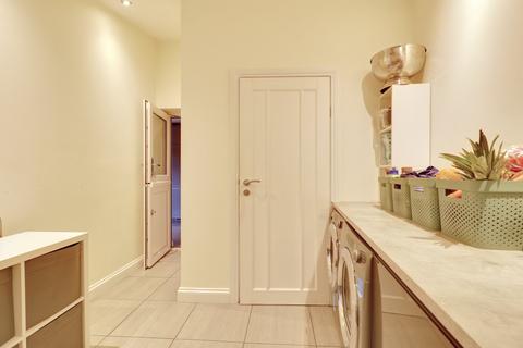 32 Central Avenue, Aveley, South Ockendon, RM15 4JH