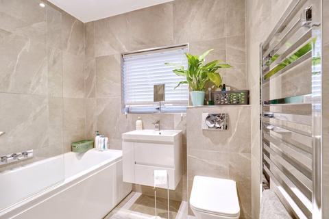 32 Central Avenue, Aveley, South Ockendon, RM15 4JH