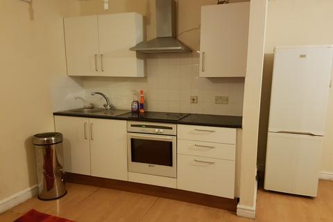 Studio to rent, Marsh Road, LU3