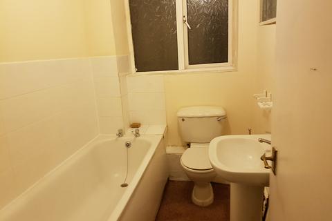 Studio to rent, Marsh Road, LU3