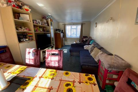 3 bedroom terraced house for sale, Ayloffe Road, Dagenham