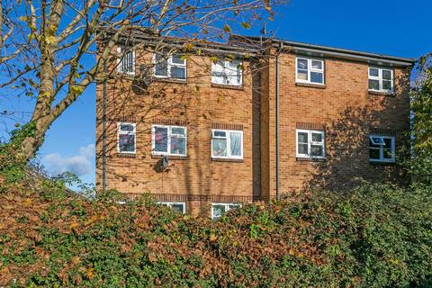 2 bedroom flat for sale, Boveney Close, Cippenham