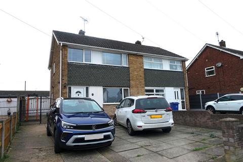 3 bedroom semi-detached house to rent, Cheriton Avenue, Adwick-Le-Street, Doncaster