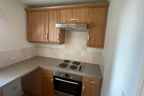 2 bedroom apartment to rent, Porterfield Drive, Tyldesley m29 8rj