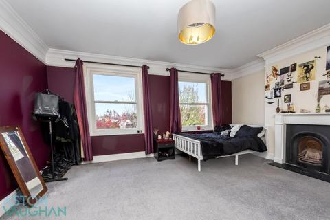 6 bedroom terraced house to rent, Clifton Road, Brighton BN1