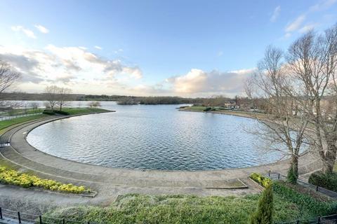 3 bedroom flat to rent, Caldecotte Lake, Milton Keynes