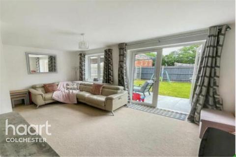 3 bedroom detached house to rent, North Colchester