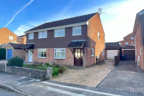 3 bedroom semi-detached house for sale, Larch Close, Pontypool NP4