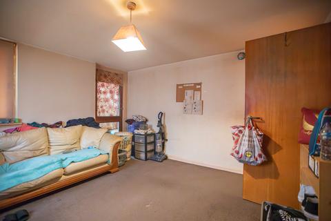 2 bedroom flat for sale, Windsor Crescent, Clydebank G81