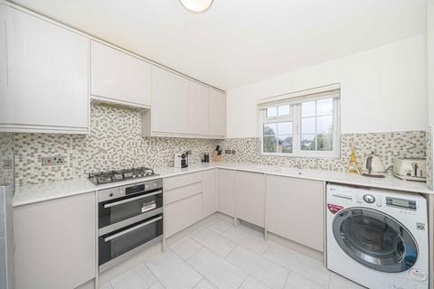 2 bedroom flat for sale, Hammond Close, Hampton TW12