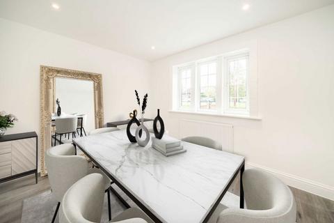 4 bedroom terraced house for sale, Botsford Road, London SW20