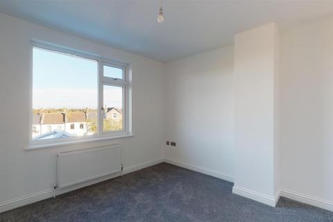 3 bedroom house to rent, Station Approach Road, Ramsgate, CT11