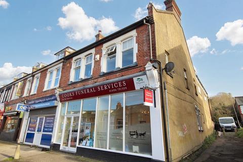 1 bedroom flat for sale, 127B Broad Street, Chesham, Buckinghamshire, HP5 3EF