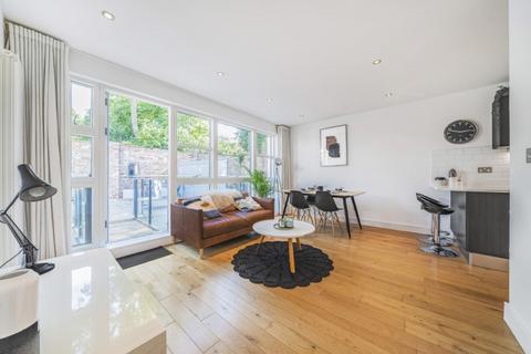 3 bedroom house to rent, Gerards Place London SW4