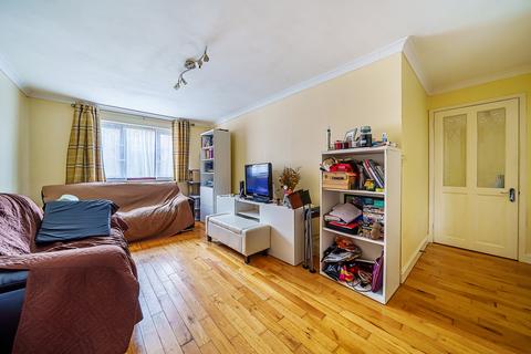 2 bedroom flat to rent, Cumberland Place London SE6