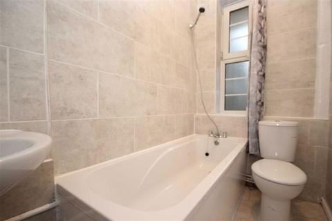 2 bedroom flat for sale, Swan Mead, London SE1