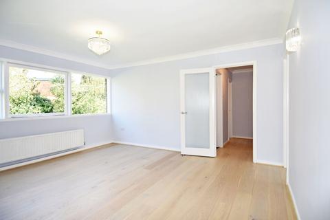 3 bedroom ground floor flat to rent, Parkleys, Richmond, TW10